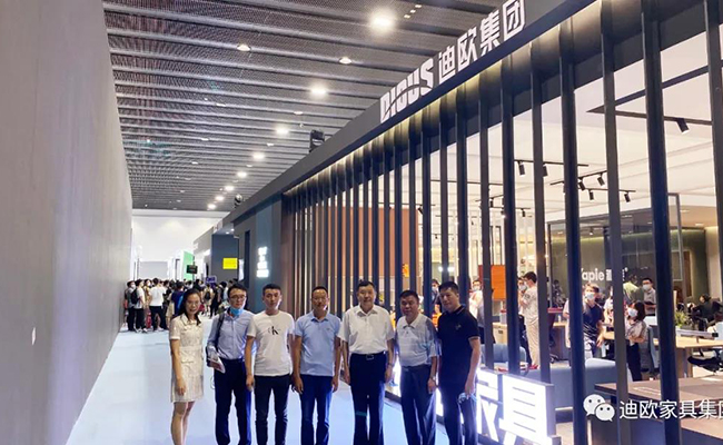 中国家具协会徐祥楠理事长一行莅临羞羞视频免费在线观看展馆