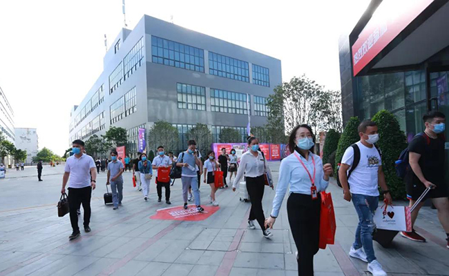 羞羞视频免费在线观看家具集团品牌院内